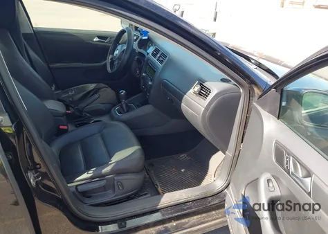 2014 Volkswagen Jetta 1.8T Se from USA, damaged, VIN 3VWB17AJ3EM225018